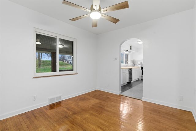 116 Warren Dr, New Kensington, PA 15068