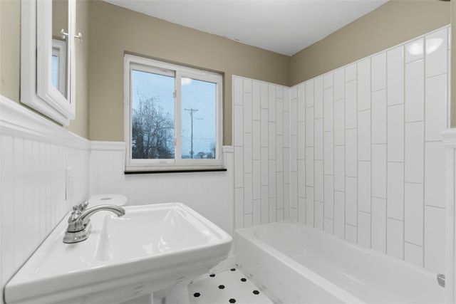 116 Warren Dr, New Kensington, PA 15068