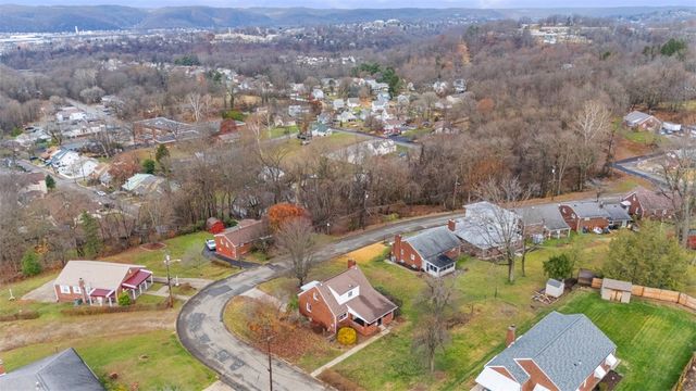 116 Warren Dr, New Kensington, PA 15068