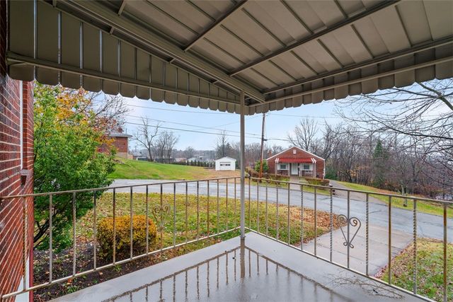 116 Warren Dr, New Kensington, PA 15068