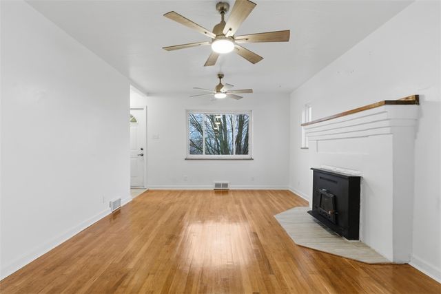 116 Warren Dr, New Kensington, PA 15068