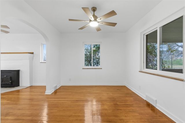 116 Warren Dr, New Kensington, PA 15068