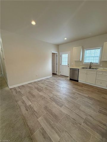 2251 Flag Street, Winston-salem, NC 27101