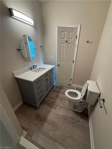 2251 Flag Street, Winston-salem, NC 27101