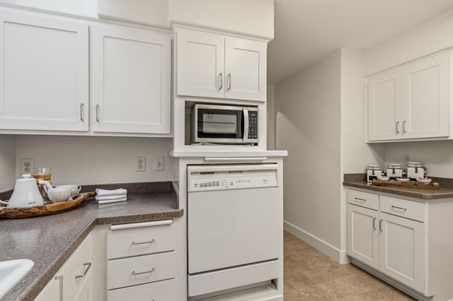 597 Mariposa Court, Ashland, OR 97520