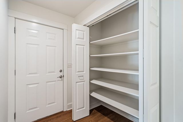 597 Mariposa Court, Ashland, OR 97520