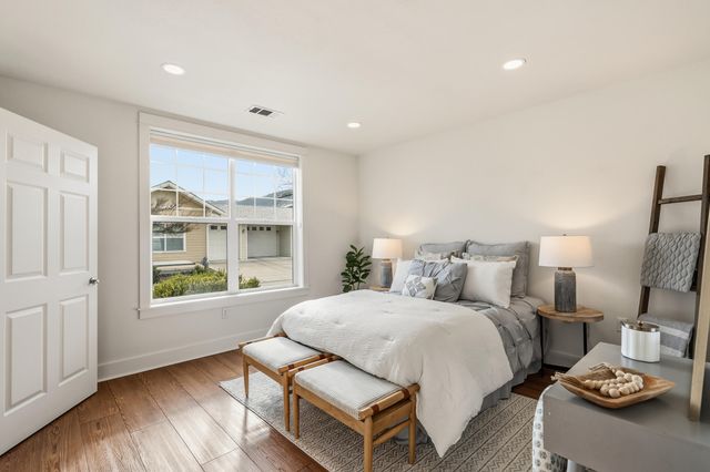 597 Mariposa Court, Ashland, OR 97520