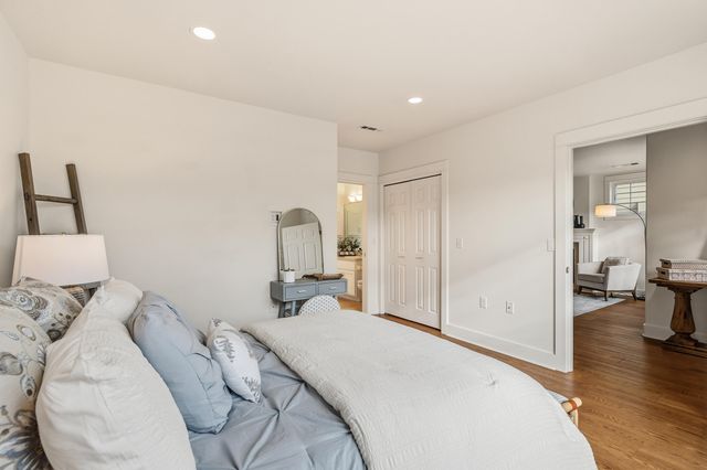 597 Mariposa Court, Ashland, OR 97520