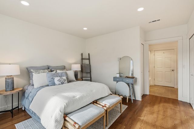 597 Mariposa Court, Ashland, OR 97520