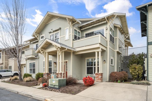 597 Mariposa Court, Ashland, OR 97520