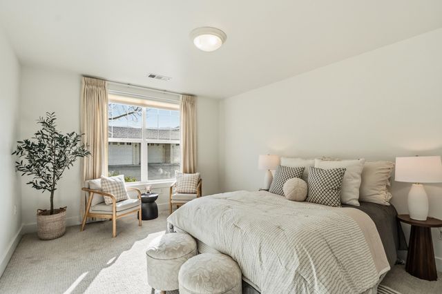 597 Mariposa Court, Ashland, OR 97520