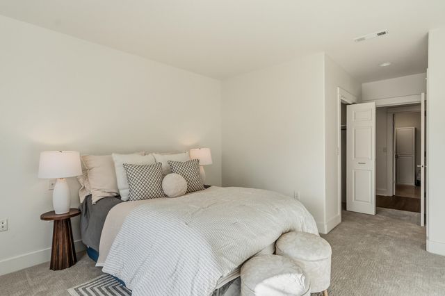 597 Mariposa Court, Ashland, OR 97520