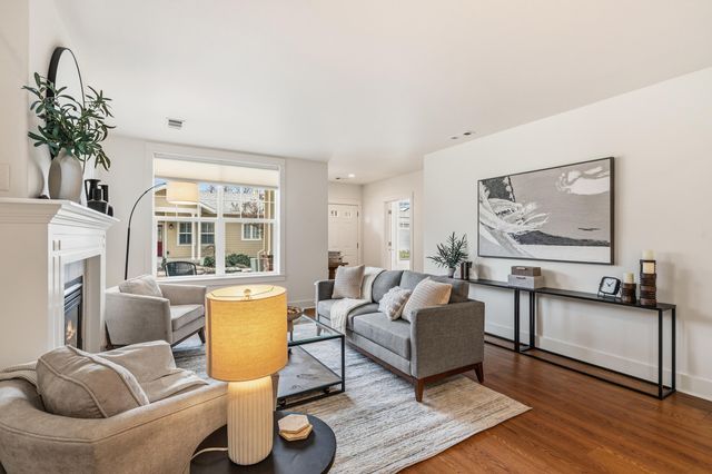 597 Mariposa Court, Ashland, OR 97520