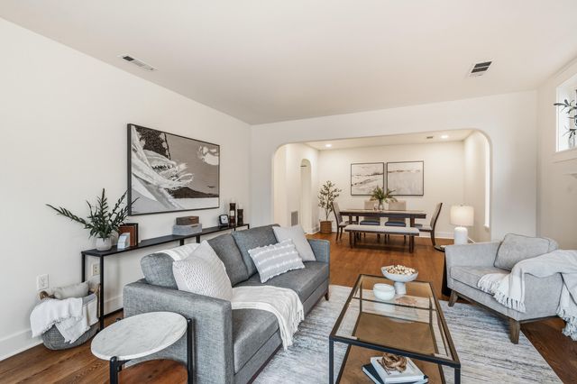 597 Mariposa Court, Ashland, OR 97520