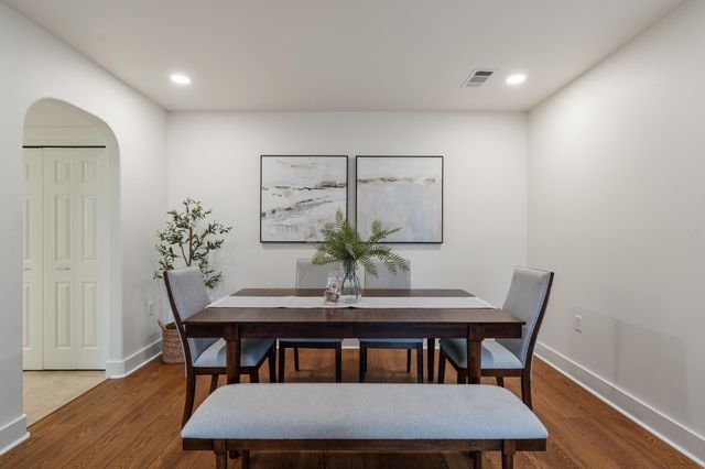 597 Mariposa Court, Ashland, OR 97520