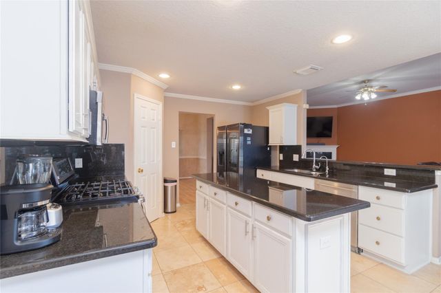 18219 Noble Forest Drive, Humble, TX 77346