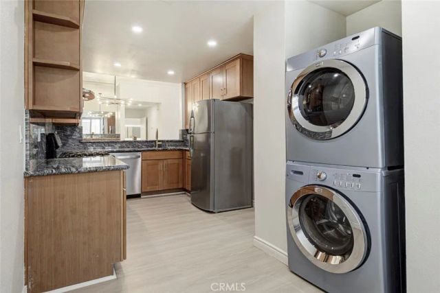 10470 Riverside 102, Toluca Lake, CA 91602