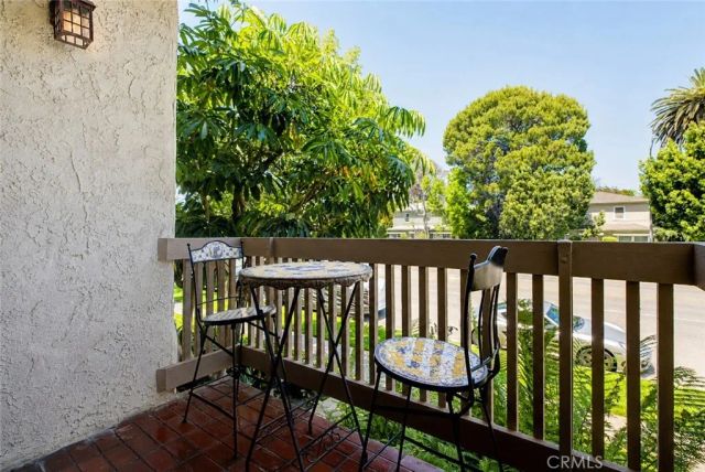 10470 Riverside 102, Toluca Lake, CA 91602