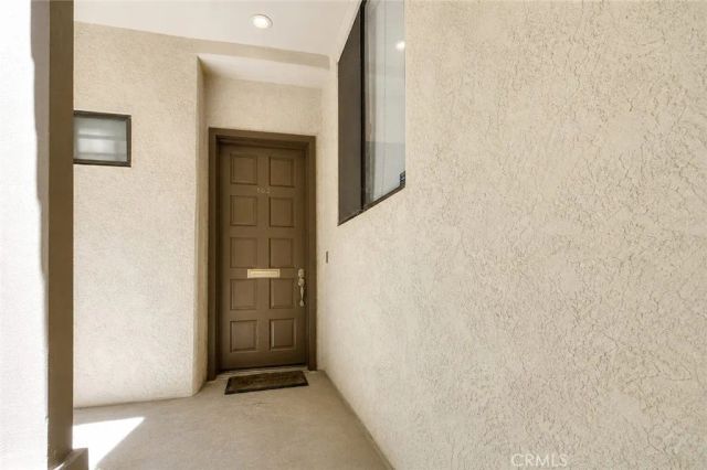 10470 Riverside 102, Toluca Lake, CA 91602
