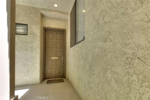 10470 Riverside 102, Toluca Lake, CA 91602