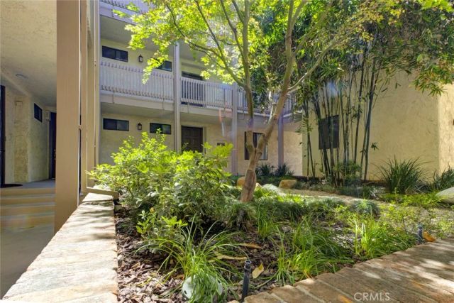 10470 Riverside 102, Toluca Lake, CA 91602