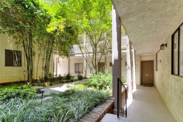 10470 Riverside 102, Toluca Lake, CA 91602