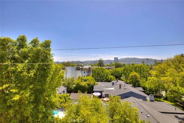 10470 Riverside 102, Toluca Lake, CA 91602