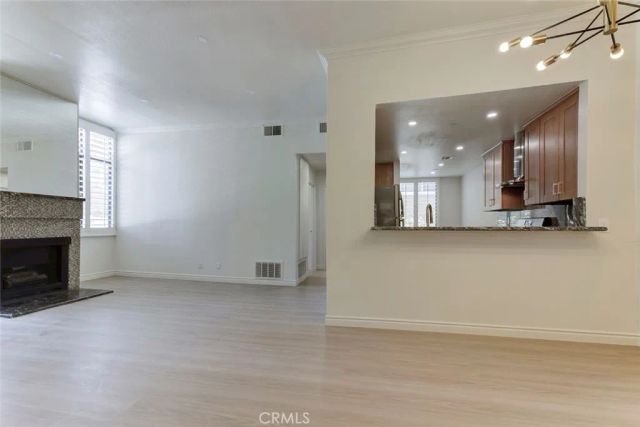 10470 Riverside 102, Toluca Lake, CA 91602