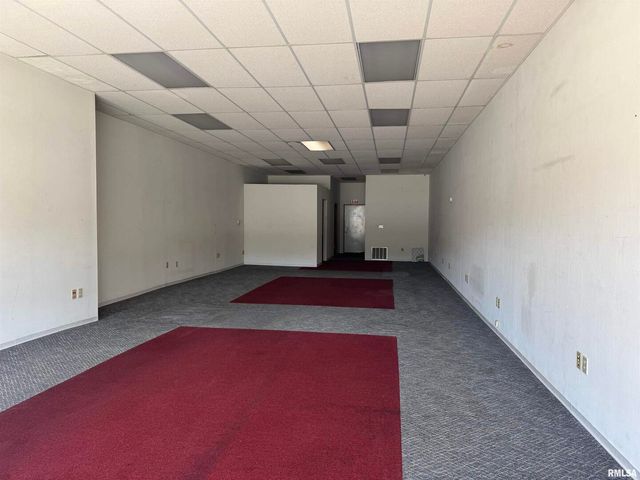 611 15TH Avenue, East Moline, IL 61244