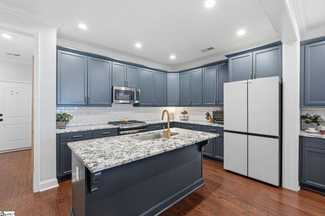 32 Peckham Street, Greenville, SC 29607