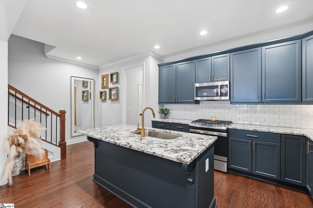 32 Peckham Street, Greenville, SC 29607