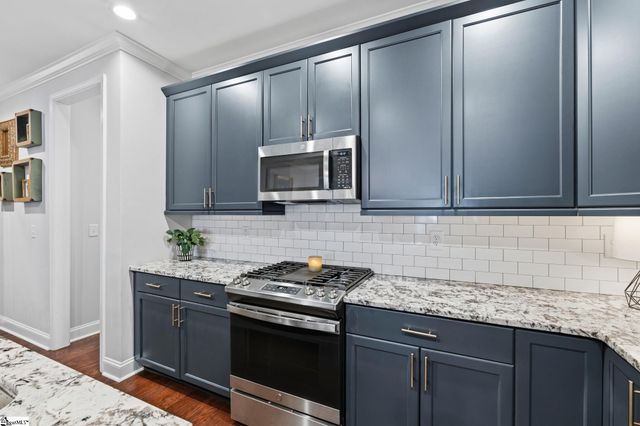 32 Peckham Street, Greenville, SC 29607