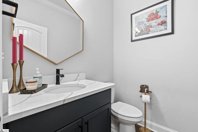 32 Peckham Street, Greenville, SC 29607