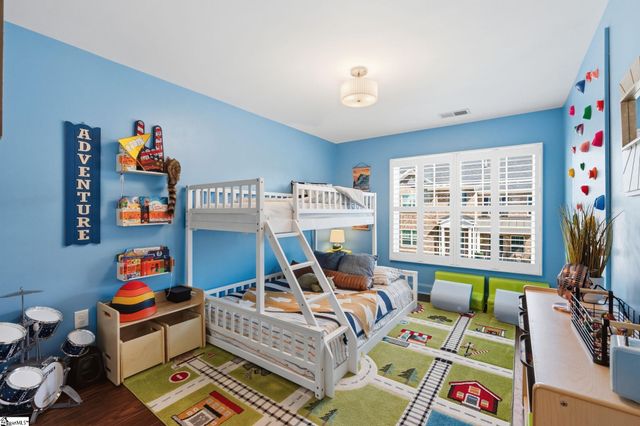 32 Peckham Street, Greenville, SC 29607