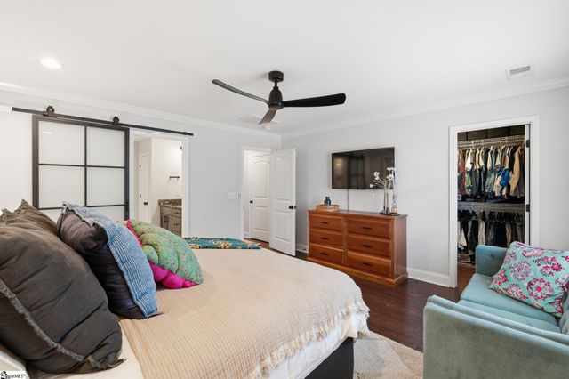 32 Peckham Street, Greenville, SC 29607