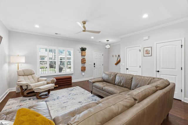 32 Peckham Street, Greenville, SC 29607