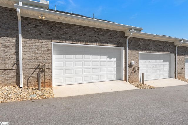 32 Peckham Street, Greenville, SC 29607