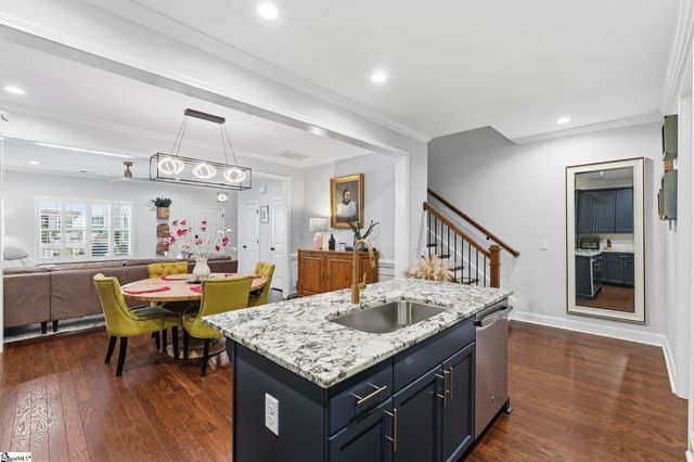 32 Peckham Street, Greenville, SC 29607