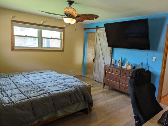 381 W Millers Road, Des Plaines, IL 60016