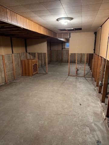 381 W Millers Road, Des Plaines, IL 60016