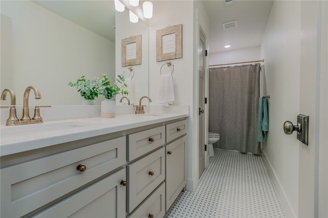 1416 Cittadella Avenue, Tontitown, AR 72762