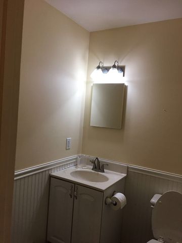 37 Glen Ave 28, Chelmsford, MA 01824