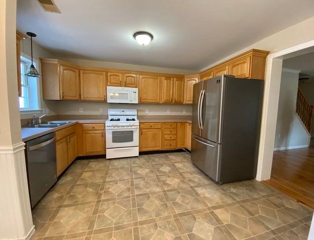 37 Glen Ave 28, Chelmsford, MA 01824