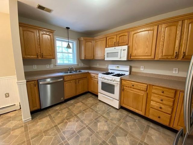 37 Glen Ave 28, Chelmsford, MA 01824