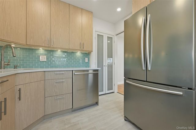 260-55 Union Turnpike B, Glen Oaks, NY 11004