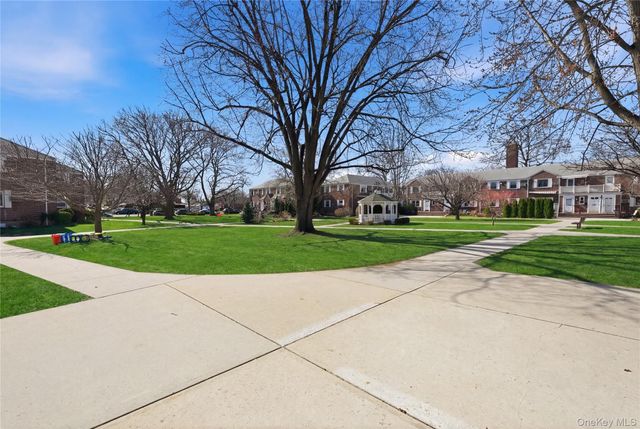 260-55 Union Turnpike B, Glen Oaks, NY 11004