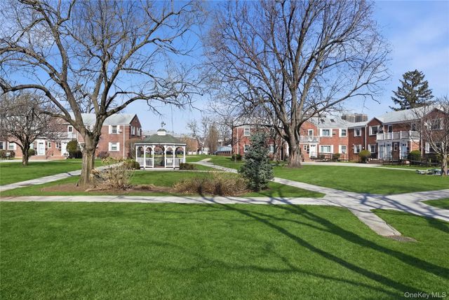 260-55 Union Turnpike B, Glen Oaks, NY 11004