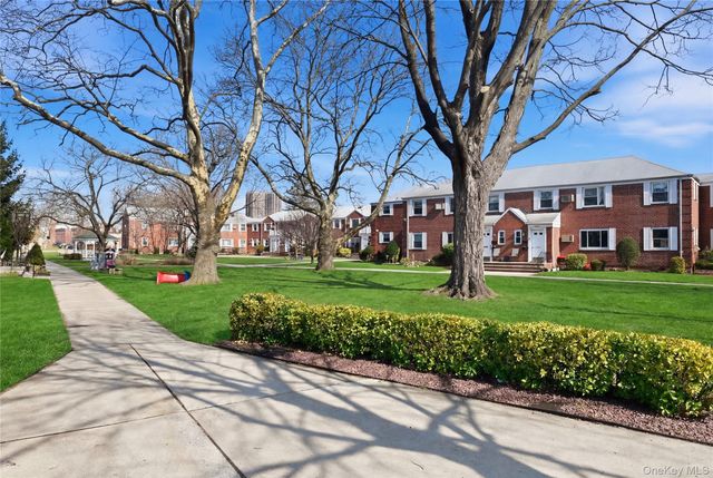 260-55 Union Turnpike B, Glen Oaks, NY 11004