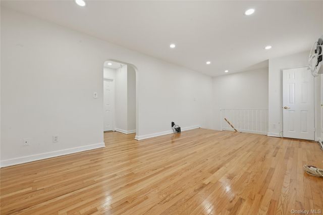 260-55 Union Turnpike B, Glen Oaks, NY 11004