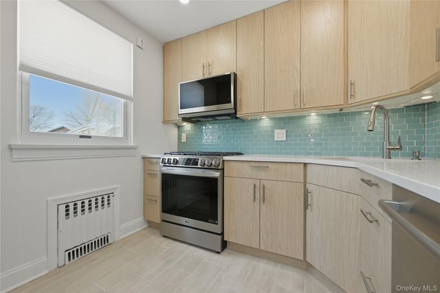 260-55 Union Turnpike B, Glen Oaks, NY 11004